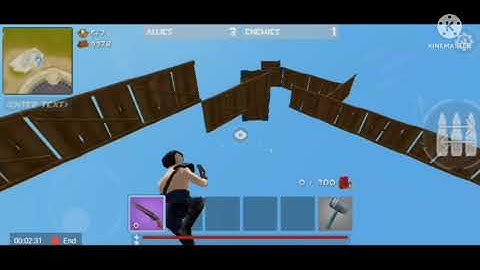 1v1ing a random player and I pickaxed him 3 times (Rocket Royale)