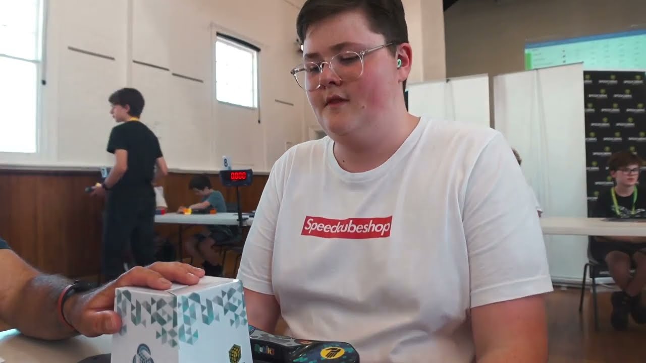 Rubik's Cube Oceanic Record - 3.88 Seconds | Jode Brewster - YouTube
