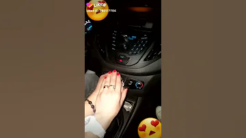 الفراغ الذي بين اصابعي خلق ليملئه اصابعك فقط 