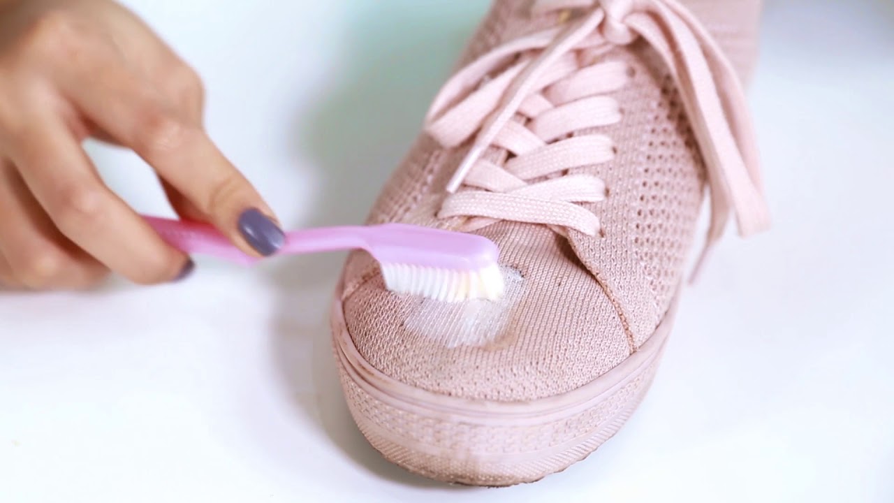 HOW TO CLEAN KNIT SHOES 