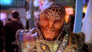 Babylon 5 2x9 The Coming of Shadows G'kar Buys Londo a Drink
