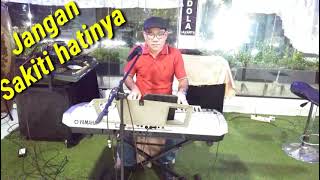 Jangan sakiti hatinya Iis Sugianto cover Tommi Siregar Jangan sakiti hatinya Iis Sugianto cover Tommi Siregar