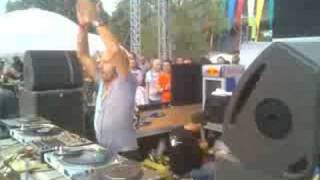 Sven Väth is playing &quot;Why not&quot; @ Love Family Park 2008