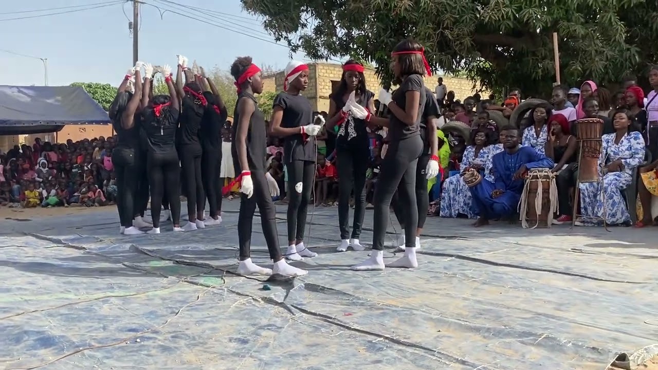 Théâtre fosso 2024 éducation plus de Mbour sur le thème de l éducation