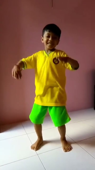 Kenangan Zein Saat masih belum sekolah sampai sekarang sudah SD,  Bantu Subscribe ya kak