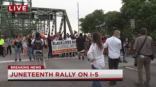 Protesters block traffic on I-5, march on Interstate Bridge from downtown Vancouver