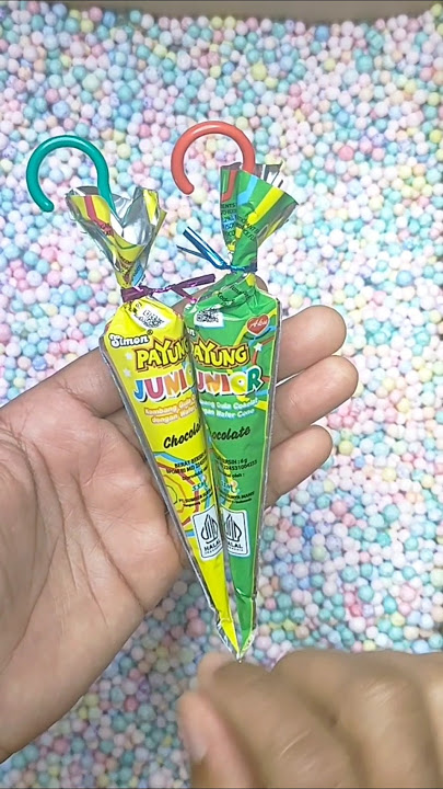 hunting lolipop 🍭🍓 candy in styrofoam granules #shortvideo #candy #reversevideos_