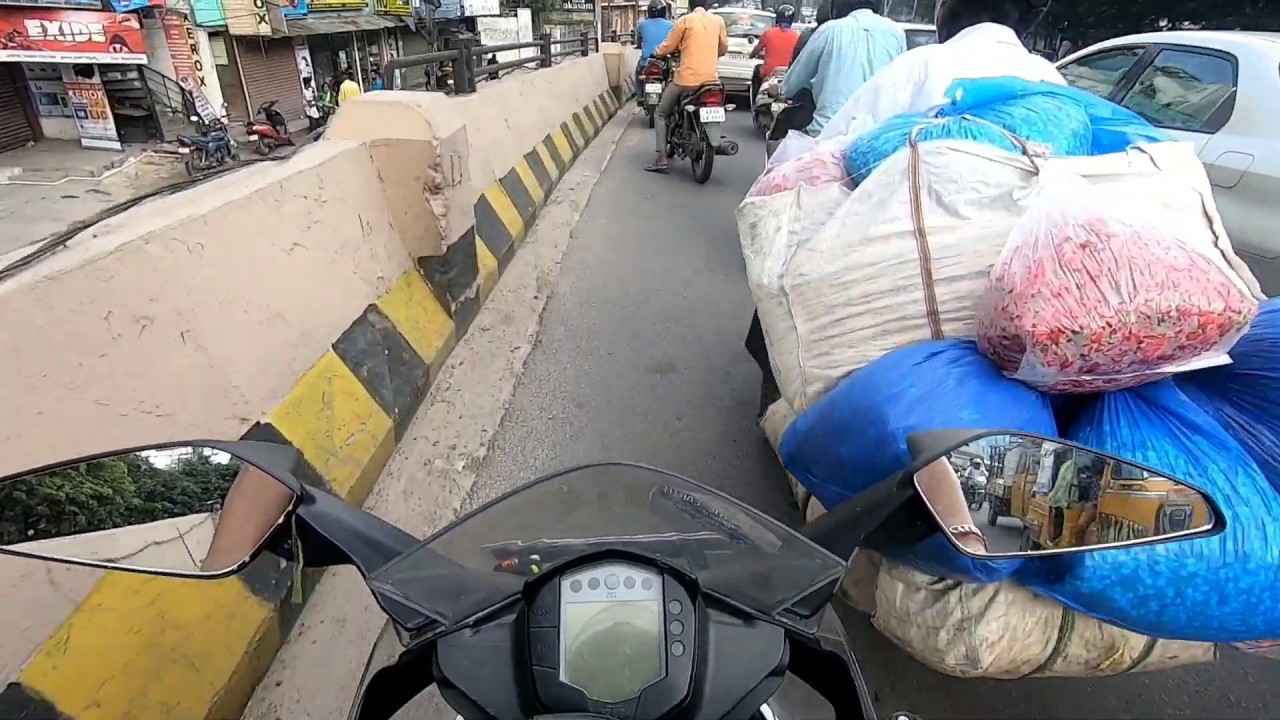 Riding KTM RC390 in city traffic is fun!!
