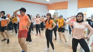 Teman Makan Teman | Zin Adde Dancer Helios Fitnes