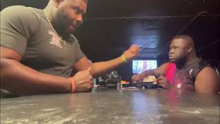 Flash done pushed Tall Pone off the table and Dj Just smiling 😂😂