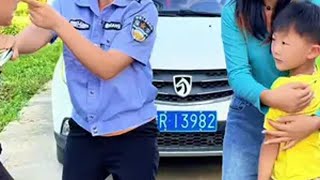 坚决打击犯罪打击人贩子维护正义人人有责 社会百态 严厉打击违法犯罪 遵纪守法传递正能量正义