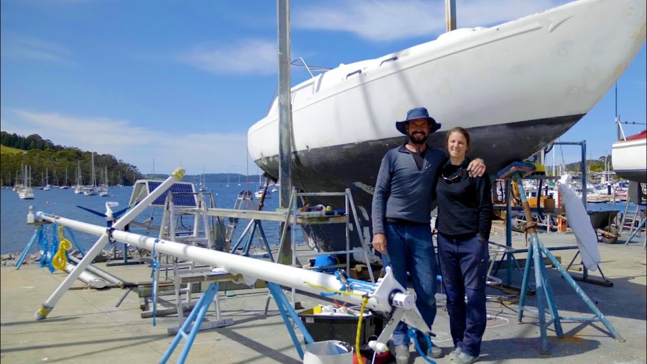 Ready to install our DYNEEMA RIG! PLUS a fully rebuilt mast tour – Free Range Sailing Ep 158