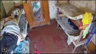 Guy falls off a bed meme