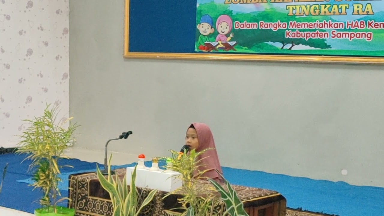 JUARA 1 AISYAH LOMBA HAFALAN SURAT - SURAT PENDEK TINGKAT RA KABUPATEN SAMPANG