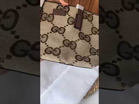 شنطه مستورده ماركه عالميه    تحفه ومقاسها مناسب جدااا ترند    