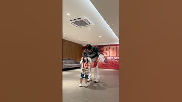 야구천재 하영이의 시구연습 현장😎🐣