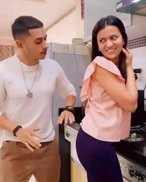 Boy looking girl back and touching 🤭🤭🤭
