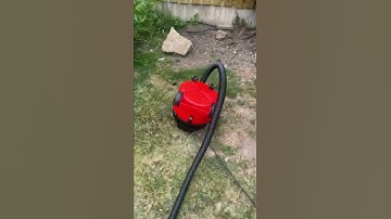 Thumbnail of Rocking on the rocking chair Henry Hoover￼
