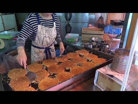 Japanese Street Food - OKONOMIYAKI OBANYAKI