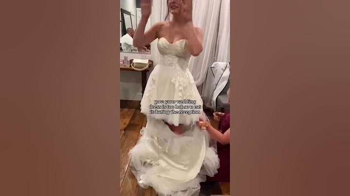 This bride took the bridal mini dress trend into her own hands 👏 🎥: Morgan Glos #shorts #weddings