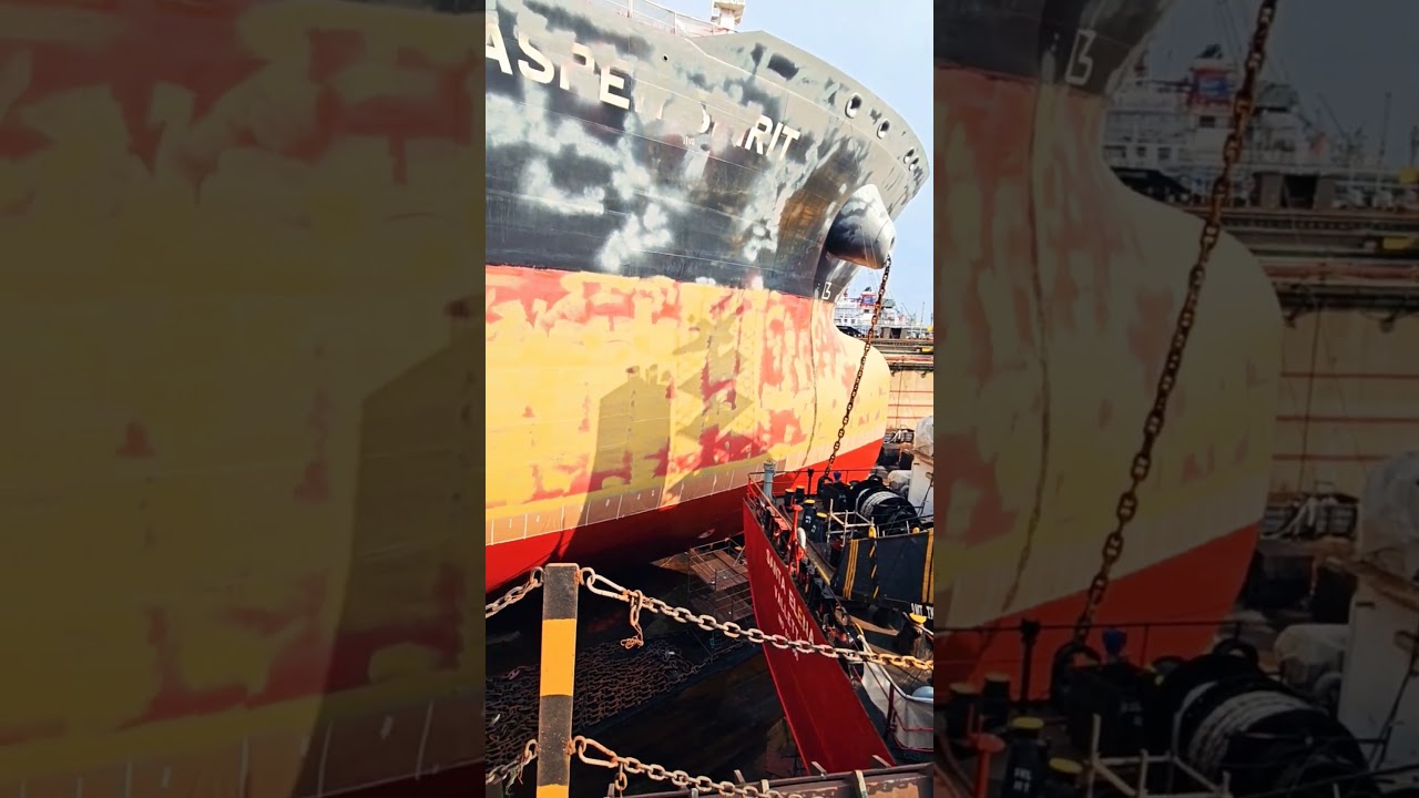 This is how you paint a big ship 