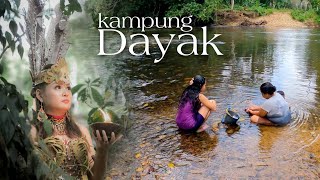 (82) Melihat Kehidupan DAYAK  Mandi & Minum air Sungai langsung