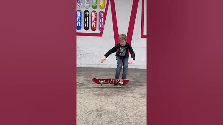10 YEAR OLD KICKFLIP BATTLE.