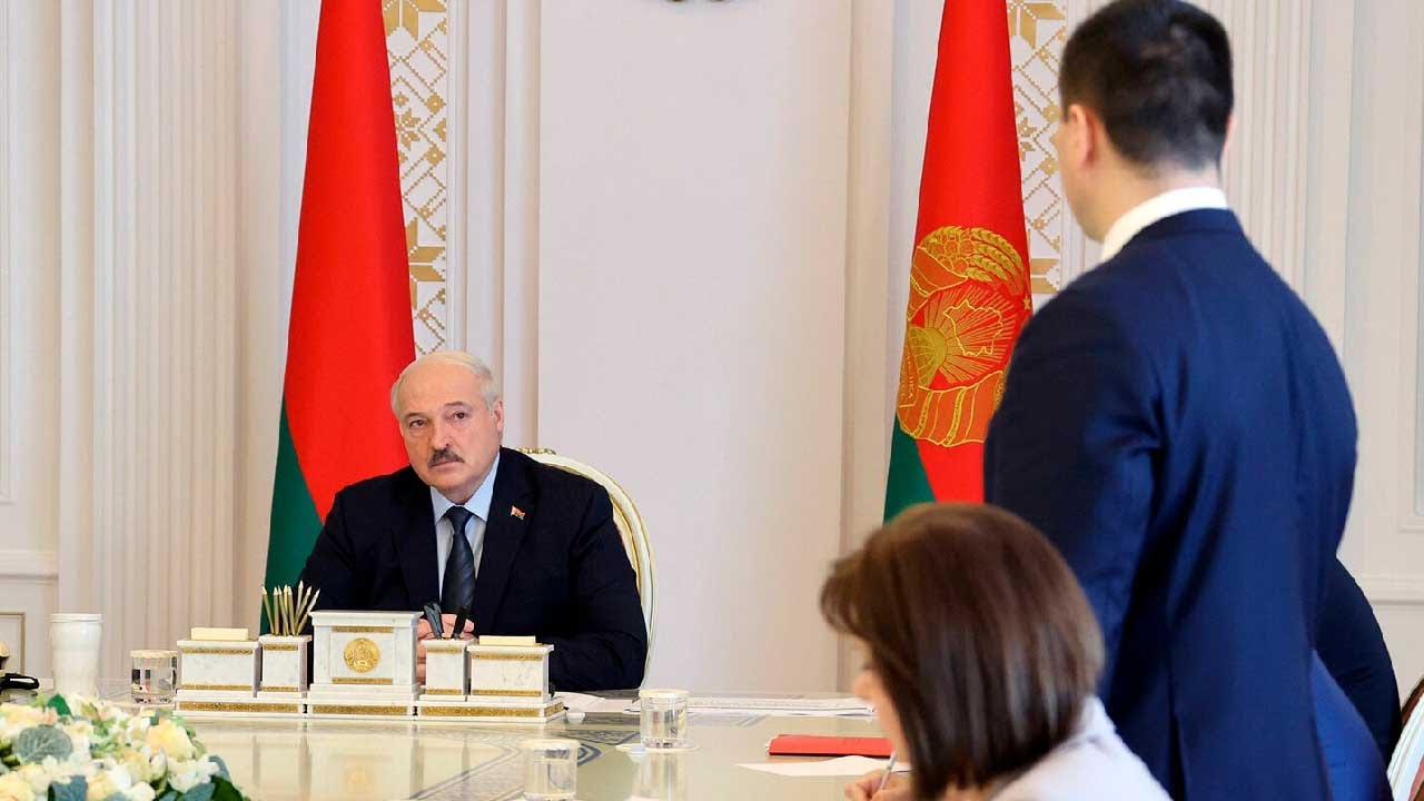 Лукашенко раскритиковал чиновников за недостаточную подготовку к новому учебному году