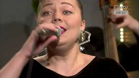 THE SWINGIN´ SISTERS "Don't Sit Under the Apple Tree"