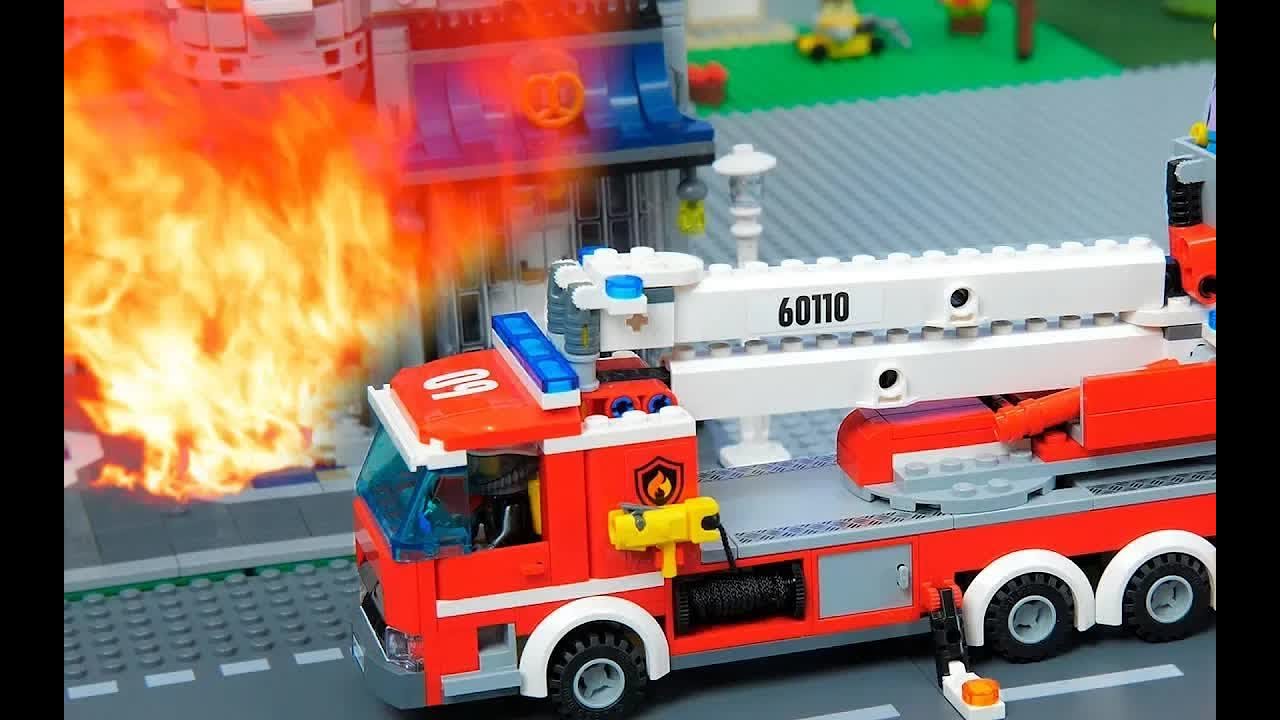 玩具故事汇 乐高定格动画失火啦 消防车出动救援挖掘机 推土机 警车组装变形乐高城市 儿童玩具故事 孩子们喜欢的过家家游戏 趣味乐高lego拼装