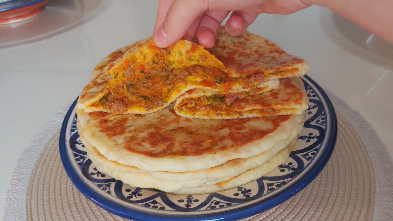 Heerlijke Marokkaanse panbroodjes Batbot gevulde met gehakt   بطبوط معمر بالكفتة🥩هش وخفيف
