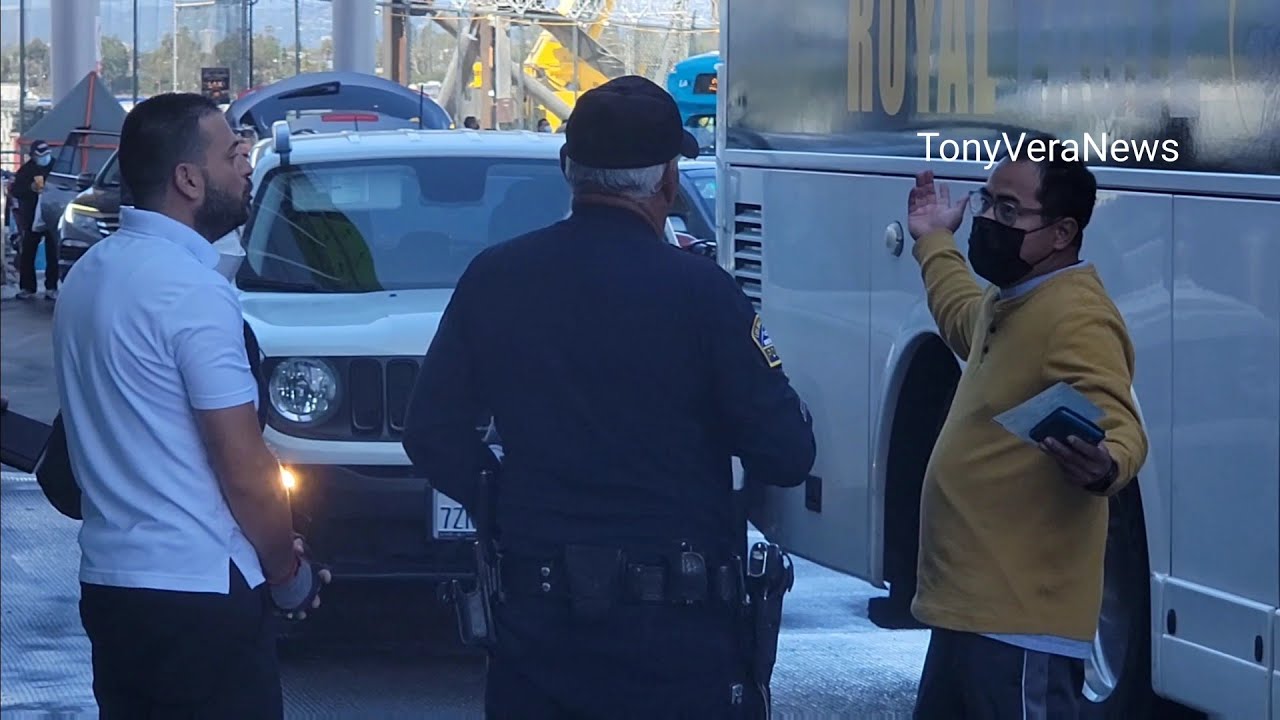 Tour bus Vs Car amazing Job by LAX airport police Officer at tom Bradley International terminal
