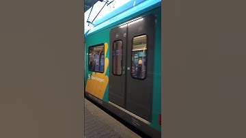 S-,Bahn Stuttgart mit Bewerbungs Lackierung.