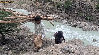 Nomads: Making a canopy to cool water in the traditional nomadic way