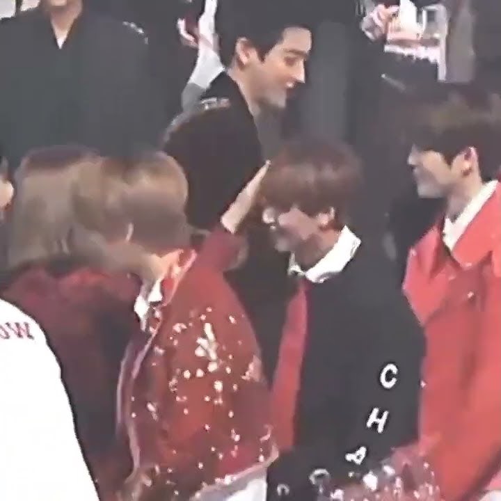 When yeri pat haechan’s head 🥰 #redvelvet #nct