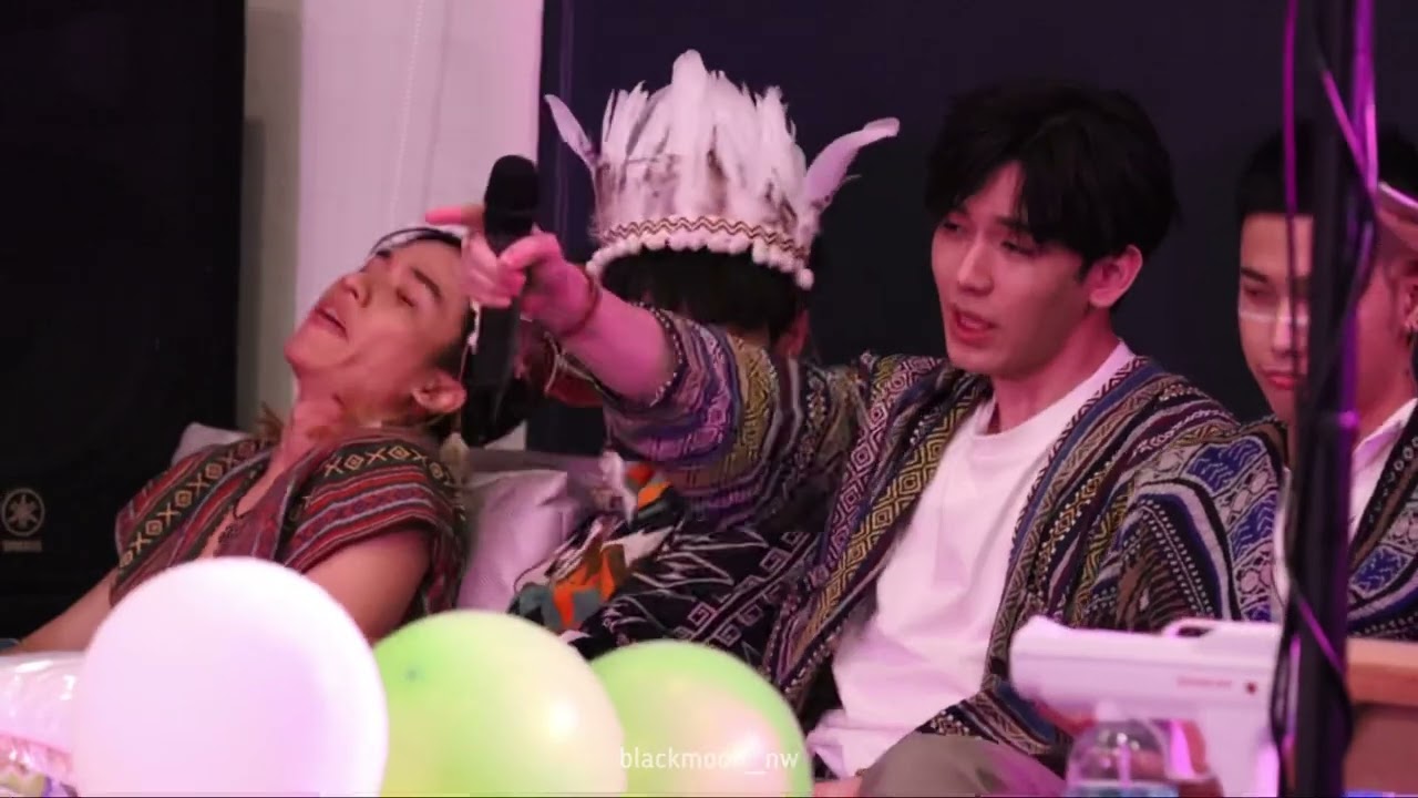 [FANCAM 12.03.22] นิวนั่งเชียร์เพื่อนๆข้างเวที @AISCallingMelodyPartyonTheHill