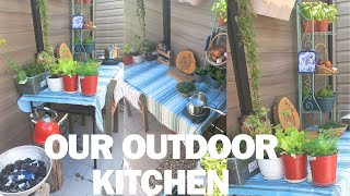 SETTING UP THE OUTDOOR KITCHEN| FOR OUTDOOR COOKING | THE PERFECT SIMPLE OUTDOOR KITCHEN #COOKING