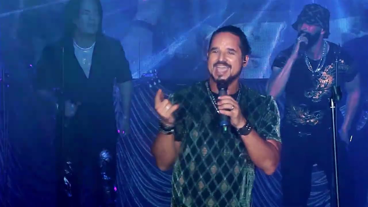 Evoluxion Hold Me Live from CDMX