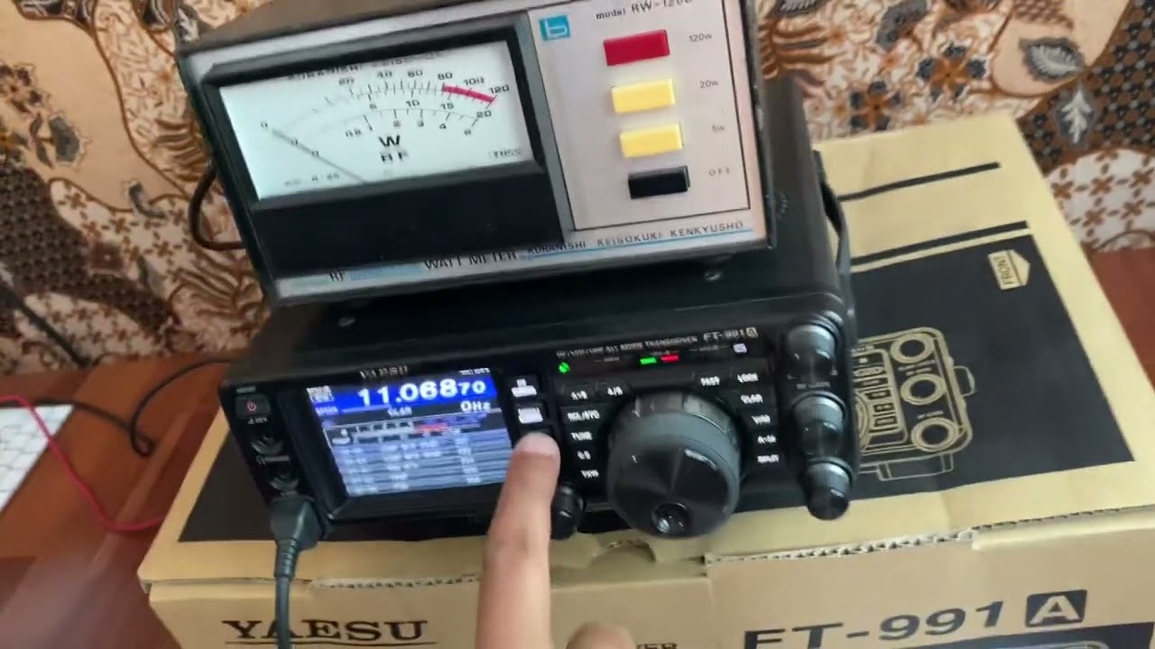 Yaesu FT-991A Open Freq - YouTube