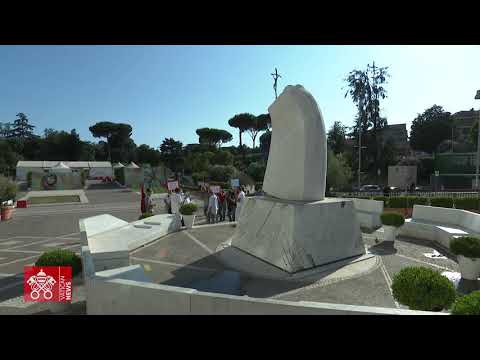 Prayers and flowers for Pope Francis