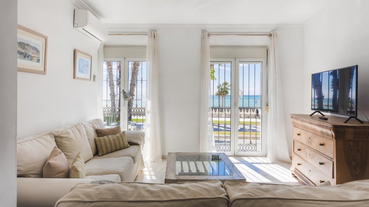 Apartamento con vistas al mar | Rincón De La Victoria, Spain | Hotel Review 🏨