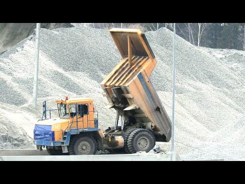 Как разгружается самосвал BelAZ-7540 30 тонн