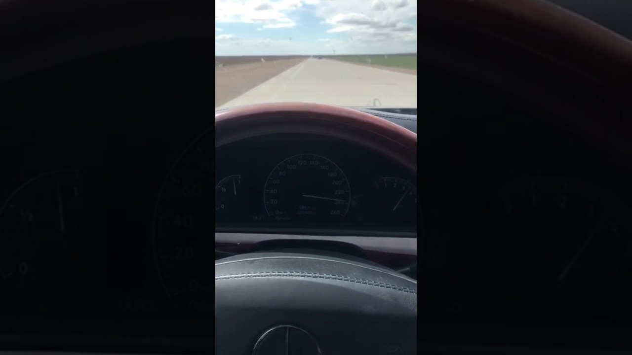Лопнуло колесо на скорости 250 км мерседес