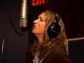 Capture de la vidéo Joan Osborne Exclusive In Studio Video From Her New Album