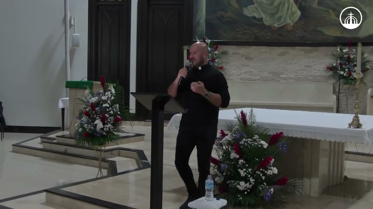 Charla del Padre Freddy Bustamante en la Parroquia de San Diego de Alcalá, Costa Rica.