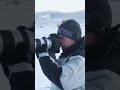 IL TRAQUE DES VOITURES RARES POUR LES PHOTOGRAPHIER !