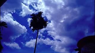 awan biru bergerak, cloud blue background video effects.