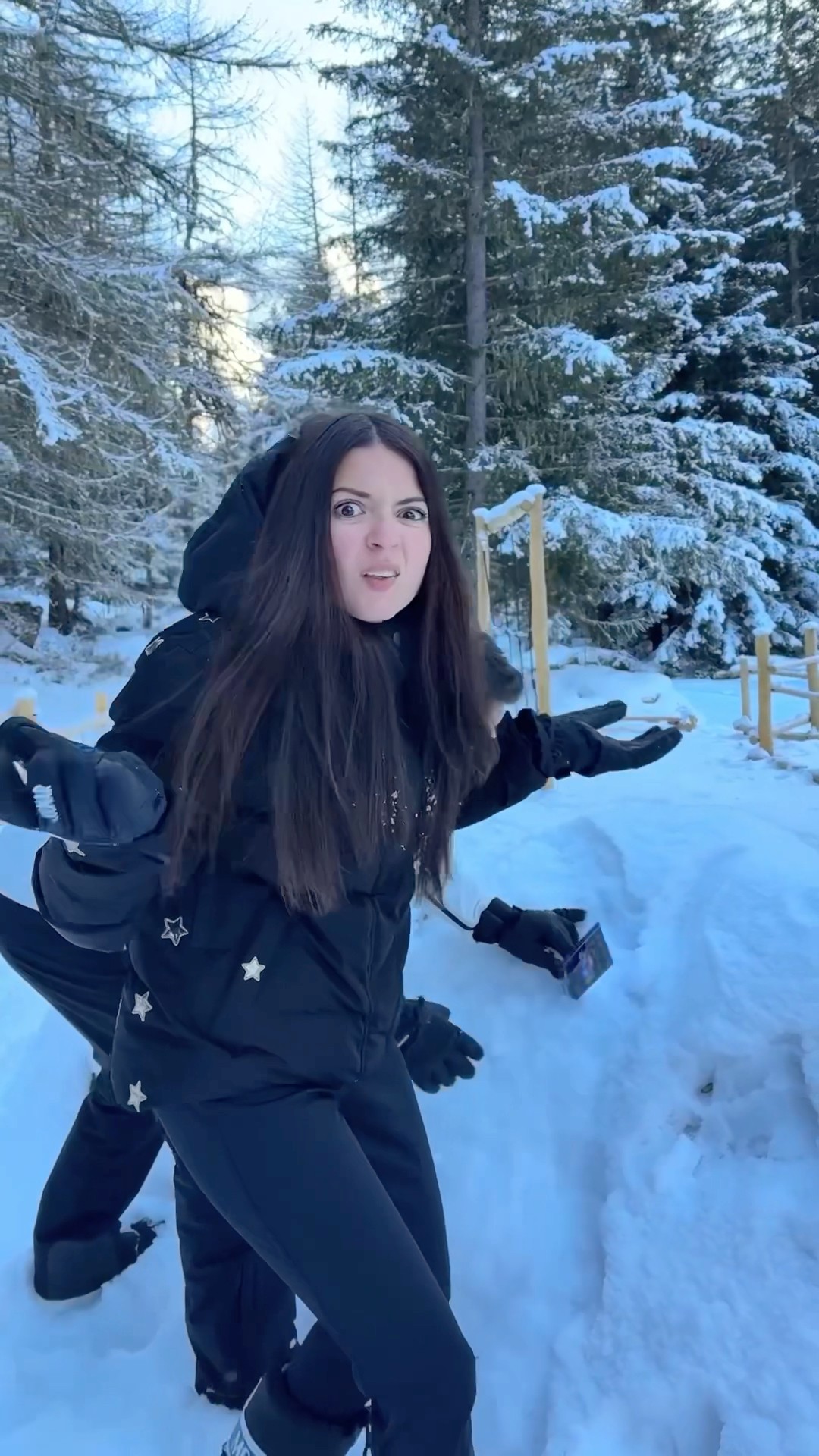 Sofì e Luì cercano un TESORO NASCOSTO nella neve! ?