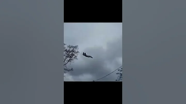 Dogfight Ukraine mig 29  vs Russian su 35 #mig29 #dogfight #su35 #ukraine #russian #ukrainewar - DayDayNews