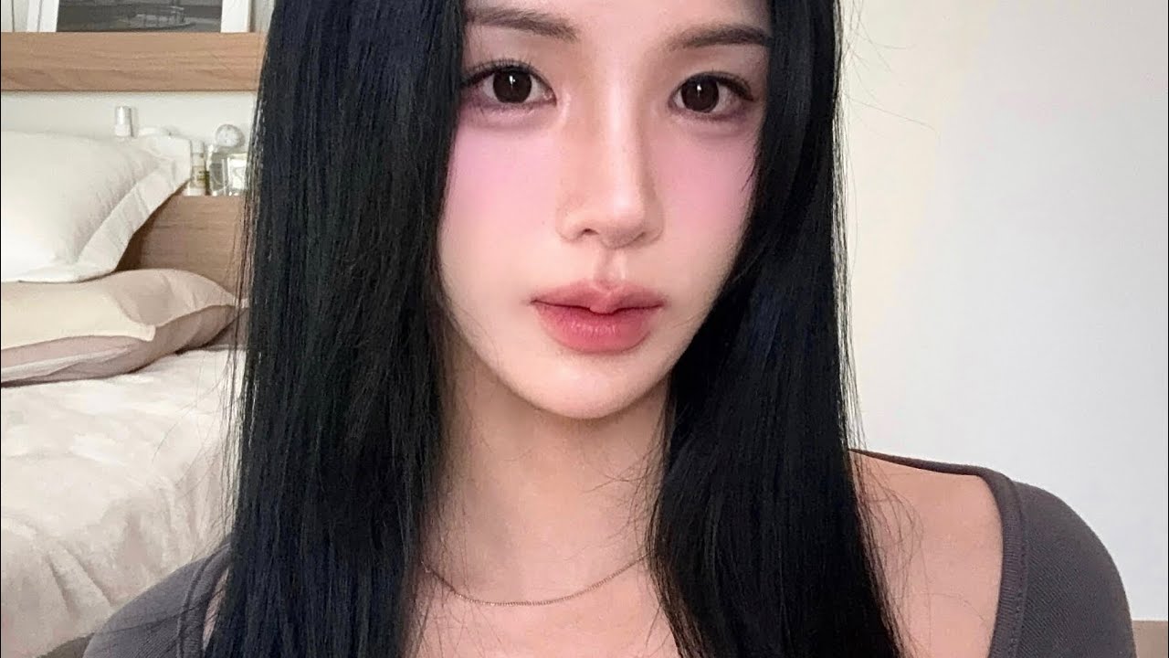 이제 나의 계절이야. .💜 겨울 쿨톤 메이크업